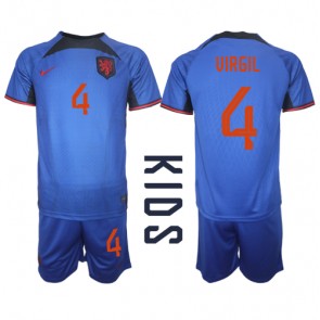 Holland Virgil van Dijk #4 Replika Babytøj Udebanesæt Børn VM 2022 Kortærmet (+ Korte bukser)